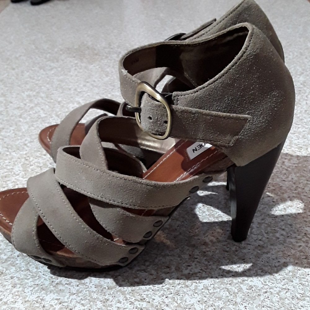 SOLD Steve Madden Leola size 9.5M - Picture 2 of 4